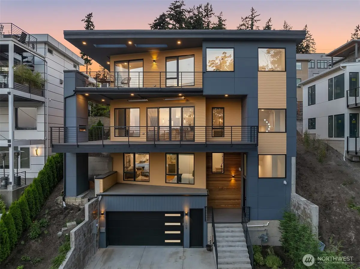 11909 90th Avenue Ne, Kirkland, WA 98034 - Image #1