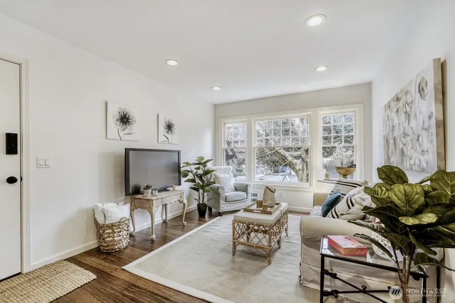 535 20th Avenue E #A204, Seattle, WA 98112 - Image #2