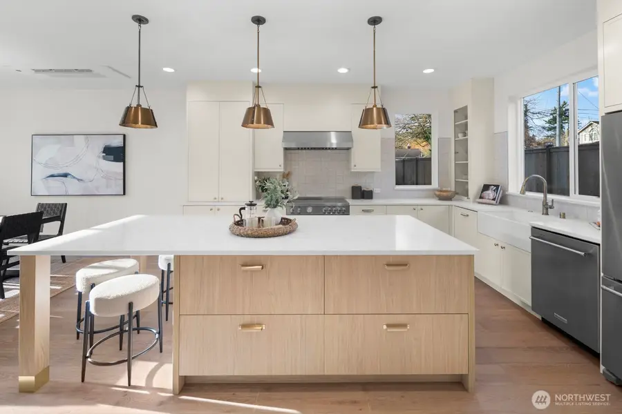 10043 8th Avenue Nw, Seattle, WA 98177 - Image #3