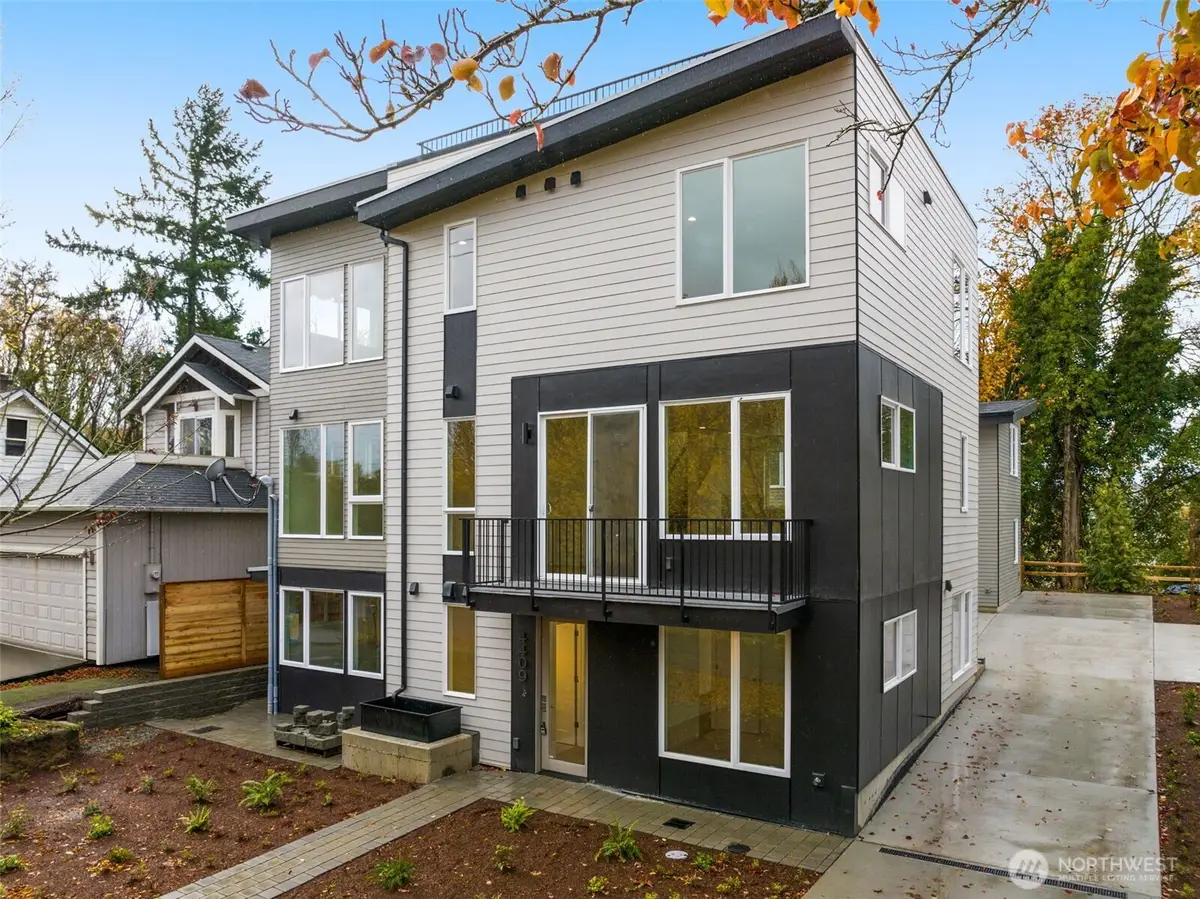 4409 21st Avenue Sw, Seattle, WA 98106 - Image #1