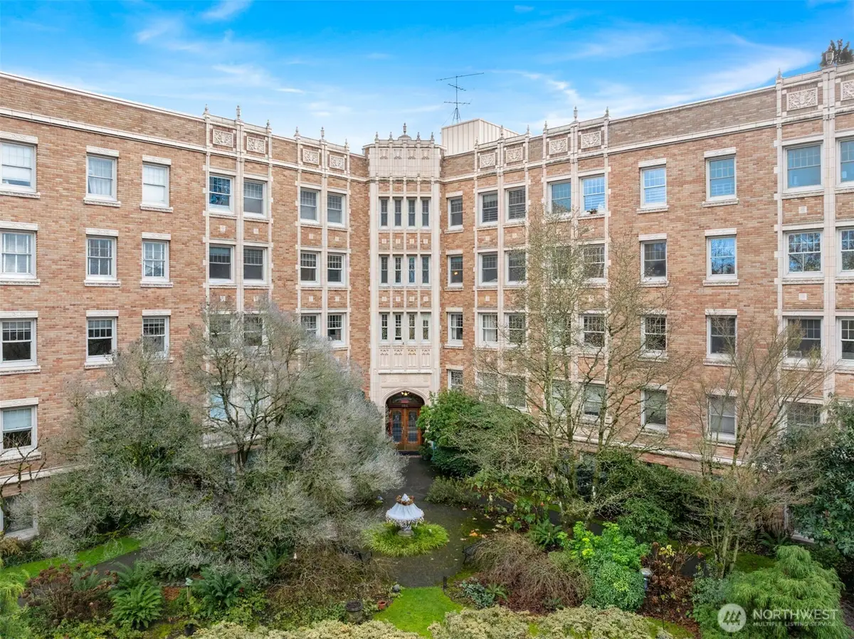 5810 Cowen Place Ne #106, Seattle, WA 98105 - Image #1