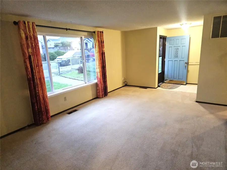 6808 S Montgomery Street, Tacoma, WA 98409 - Image #2