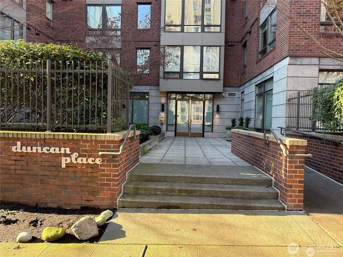 4547 8th Avenue Ne #414, Seattle, WA 98105 - Image #1