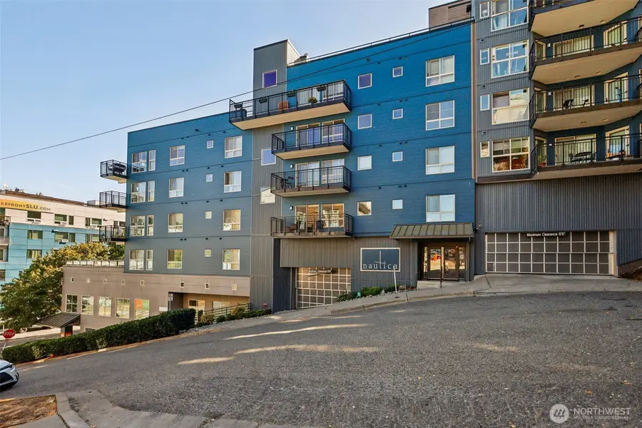 1425 Dexter Avenue N #611, Seattle, WA 98109 - Image #2
