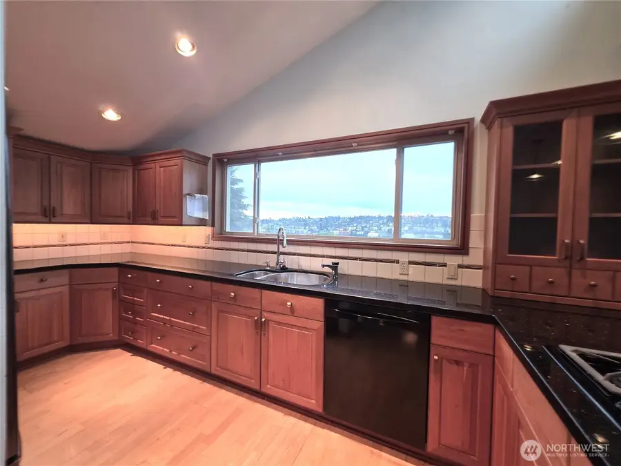 2329 W Smith Street, Seattle, WA 98119 - Image #3