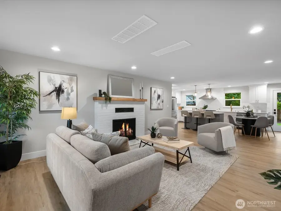 15544 30th Avenue Ne, Shoreline, WA 98155 - Image #3