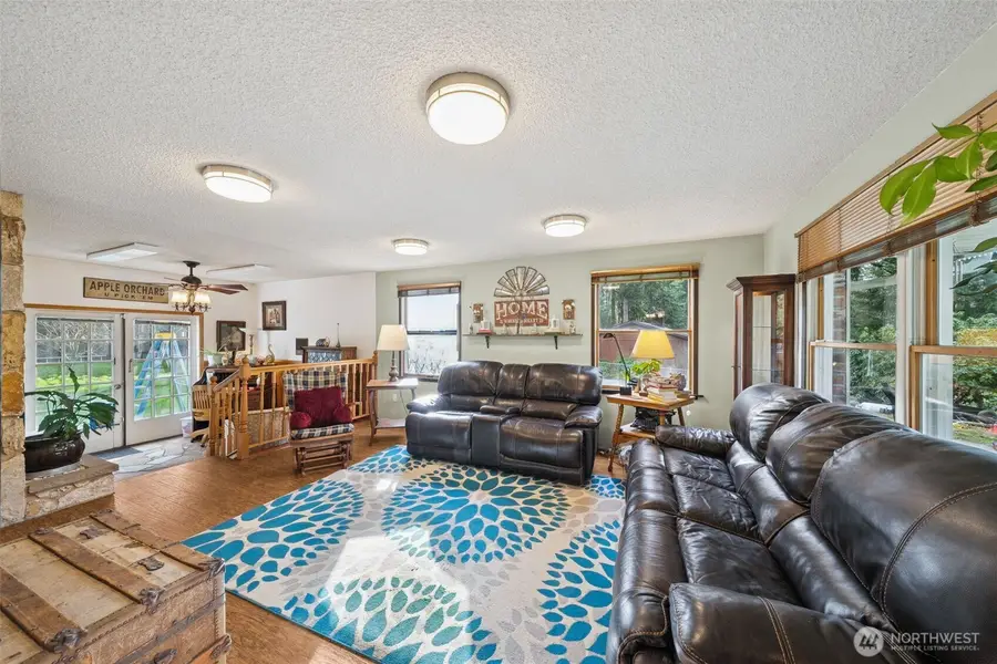 5318 W Tapps Drive E, Lake Tapps, WA 98391 - Image #3