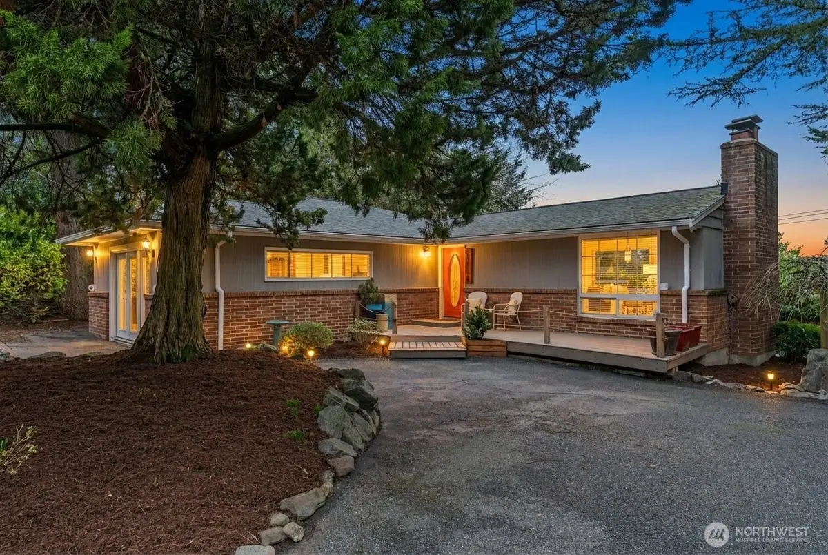 15612 38th Avenue Ne, Lake Forest Park, WA 98155 - Image #1