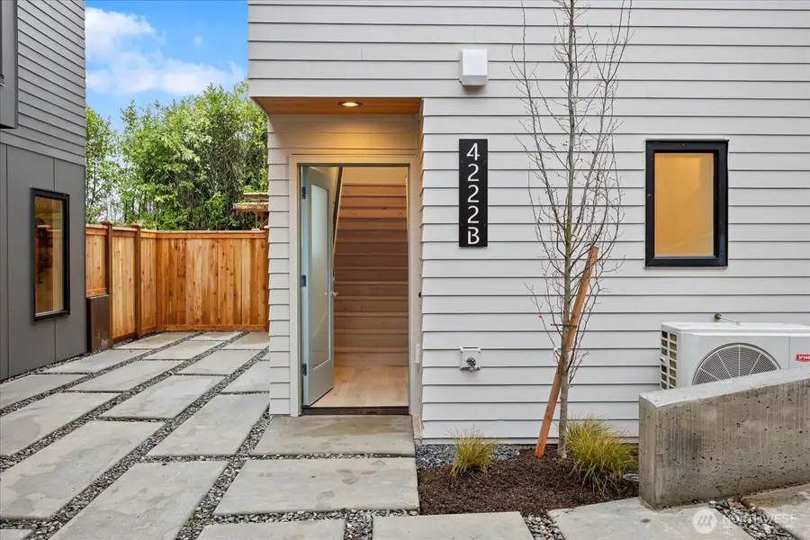 4222 Meridian Avenue N #B, Seattle, WA 98103 - Image #2