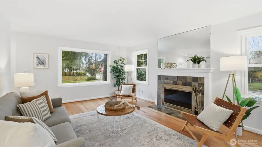 9752 Evanston Avenue N, Seattle, WA 98103 - Image #3