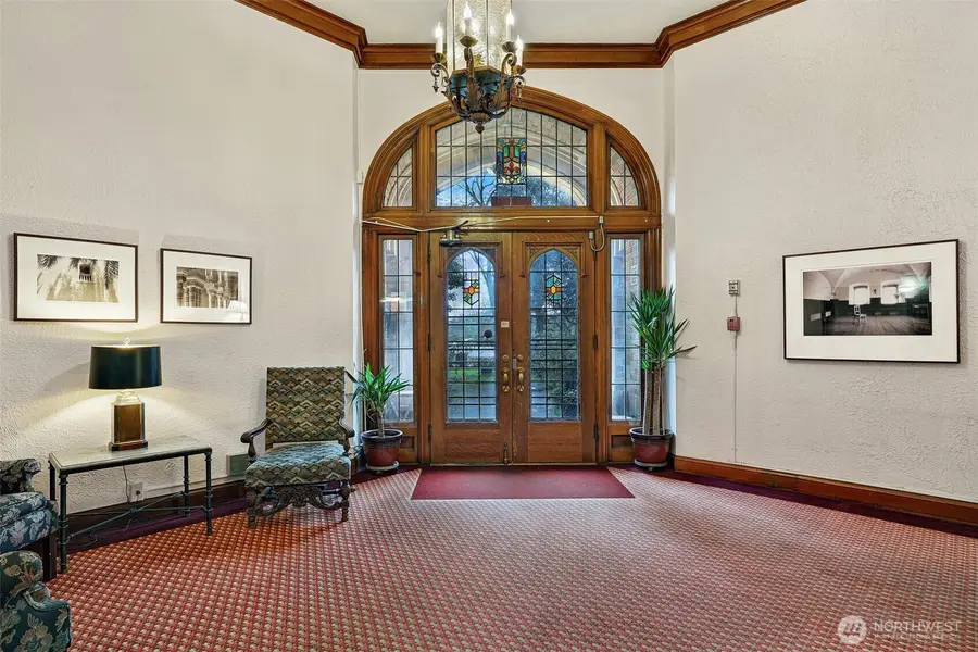 5810 Cowen Place Ne #202, Seattle, WA 98105 - Image #3