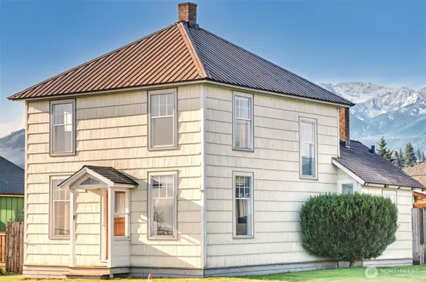 1210 Water Street, Port Angeles, WA 98362