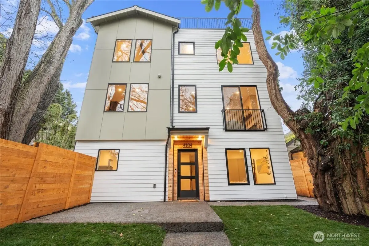 4104 49th Avenue Sw, Seattle, WA 98116 - Image #1
