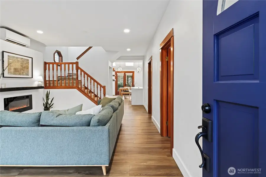 6525 7th Avenue Nw, Seattle, WA 98117 - Image #2