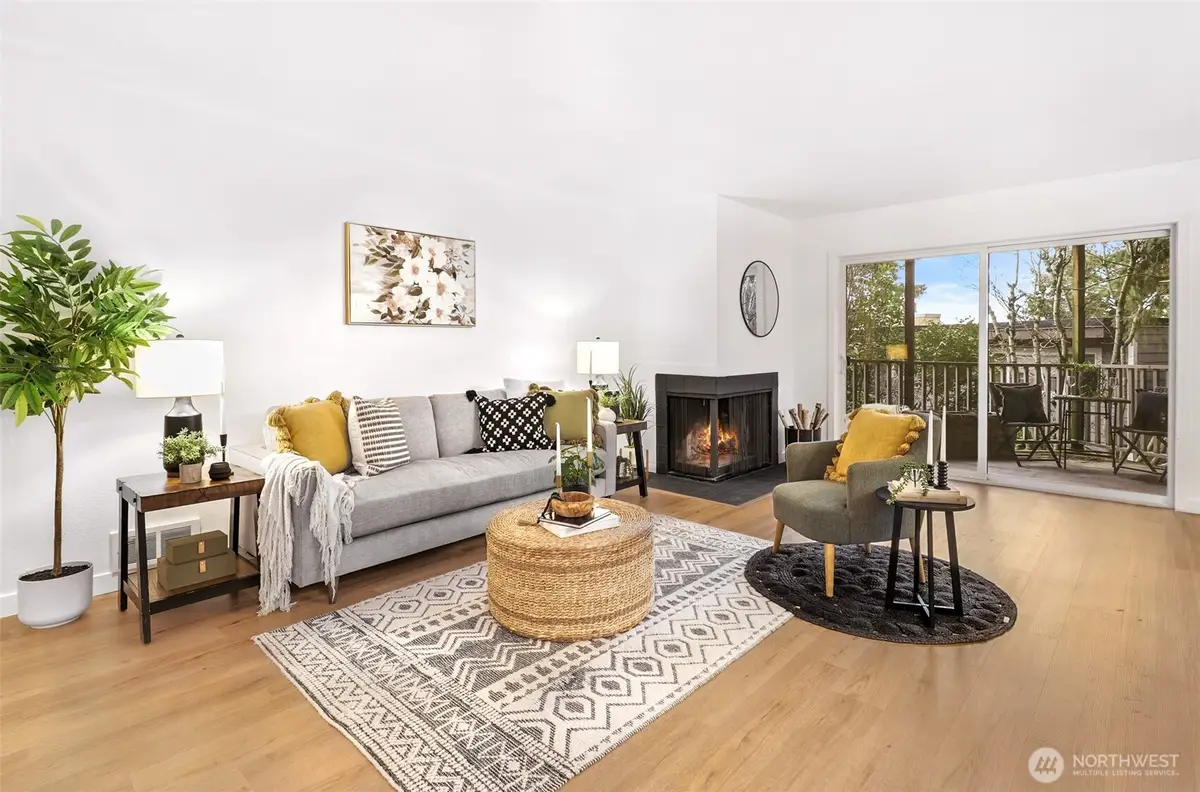 12003 100th Avenue Ne #202, Kirkland, WA 98034 - Image #1