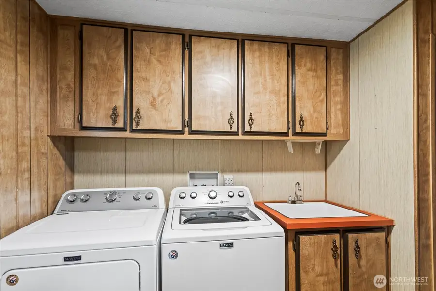 1555 Kimberly Avenue E, Enumclaw, WA 98022 - Image #3