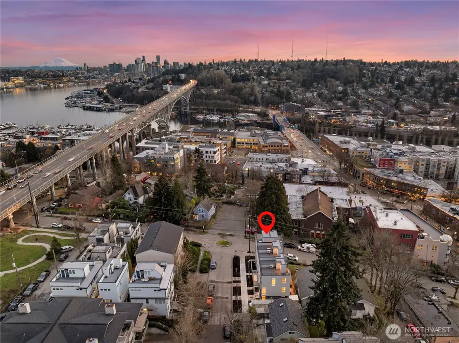 3607 Linden Avenue N, Seattle, WA 98103 - Image #3