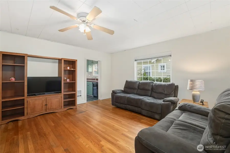 1005 S Alder Street, Tacoma, WA 98405 - Image #2