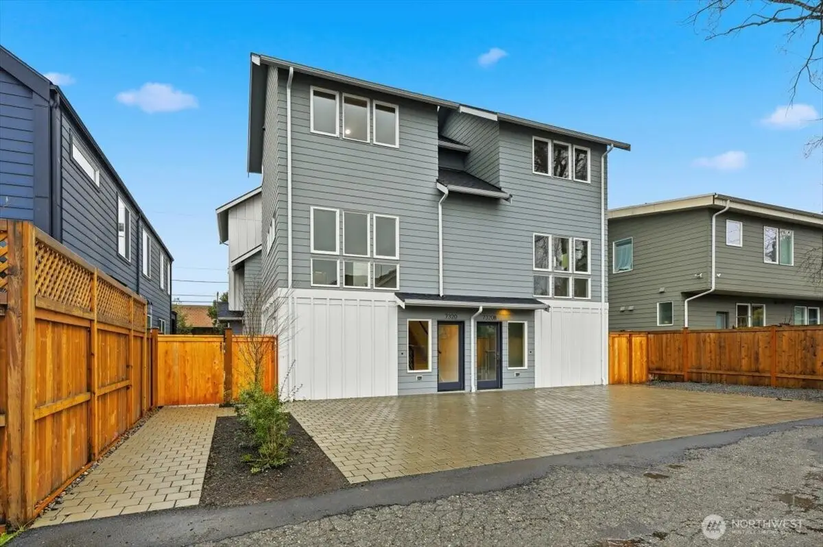 7320 11th Avenue Ne, Seattle, WA 98115 - #1