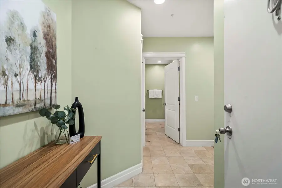 2551 Thorndyke Avenue W #102, Seattle, WA 98199 - Image #2