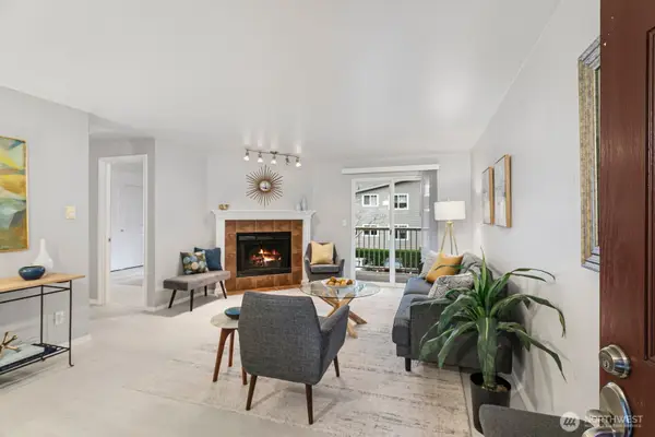 1144 N 198th Street #E-204, Seattle, WA 98133