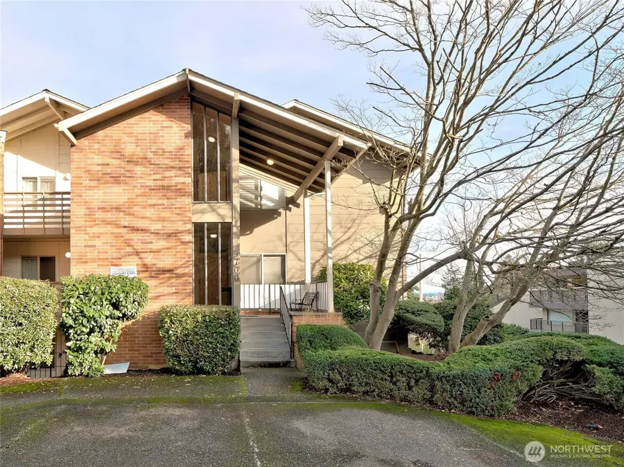 3700 25th Place W #202, Seattle, WA 98199 - Image #2