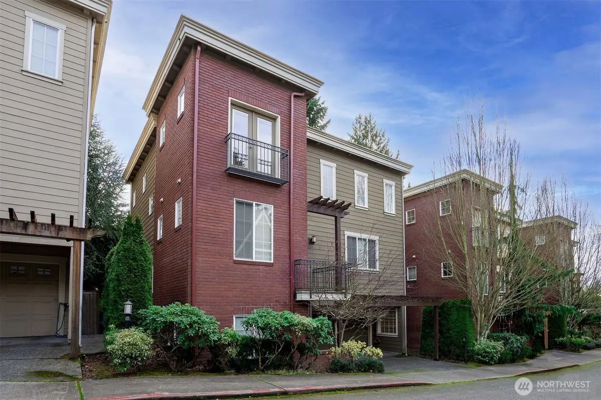 12325 NE 86th Way, Kirkland, WA 98033 - Image #1