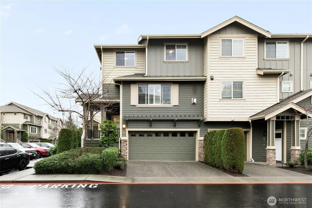 320 Chelan Place Ne #H1, Renton, WA 98059 - Image #1