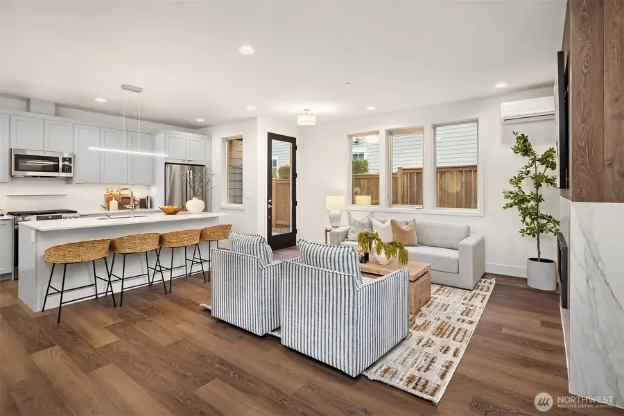 639 18th Avenue W, Kirkland, WA 98033 - Image #2