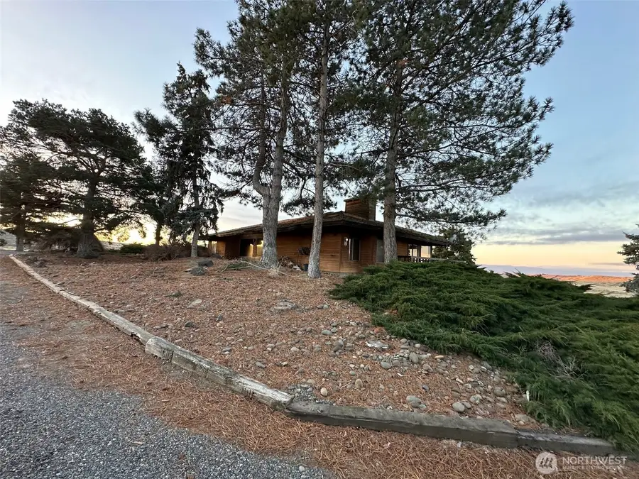 1303 Nightingale Road, Wapato, WA 98951 - Image #2