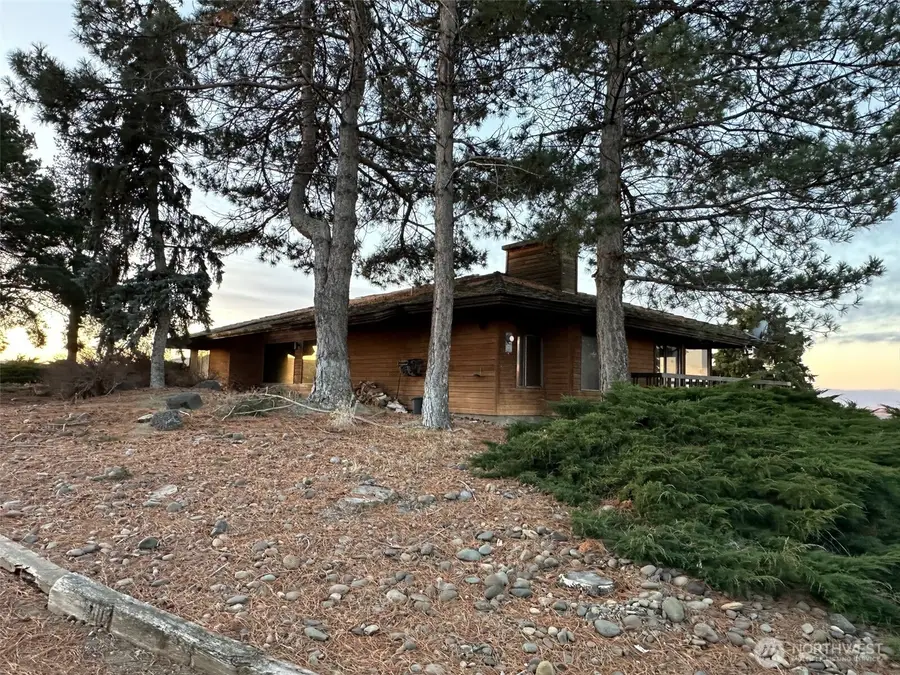 1303 Nightingale Road, Wapato, WA 98951 - Image #3