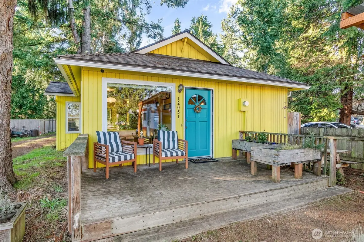 12051 Hiram Place Ne, Seattle, WA 98125 - Image #1