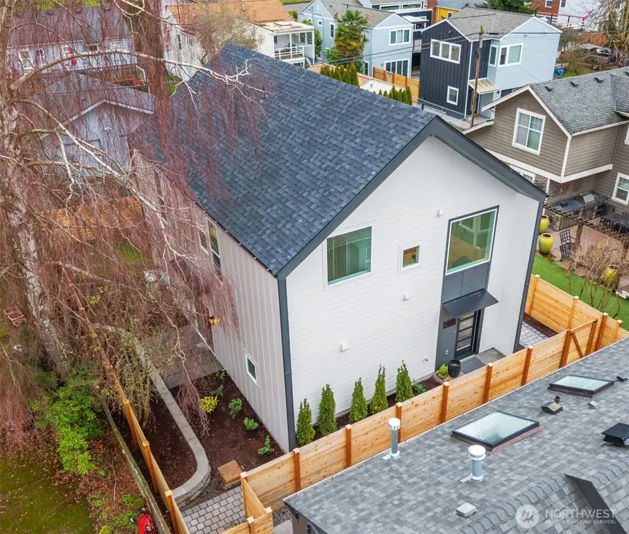 3436 33rd Avenue W, Seattle, WA 98199 - Image #2