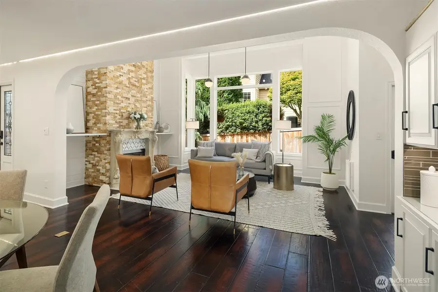 1400 Bellevue Way Se #4, Bellevue, WA 98004 - Image #3