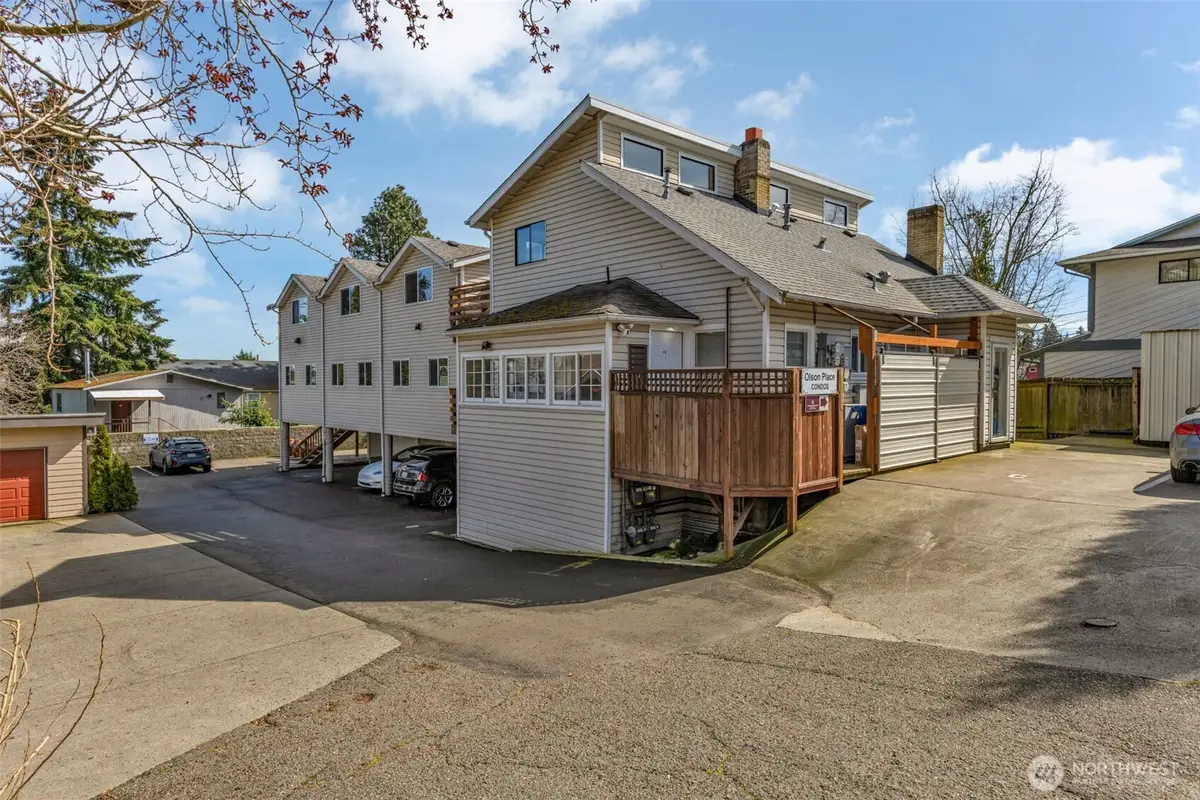 9480 Olson Place Sw #G, Seattle, WA 98106 - Image #1
