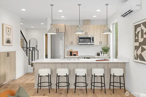 947 NW 61st Street, Seattle, WA 98107