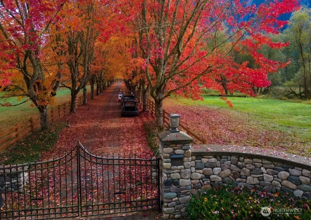 8100 428th Avenue Se, Snoqualmie, WA 98065 - Image #1