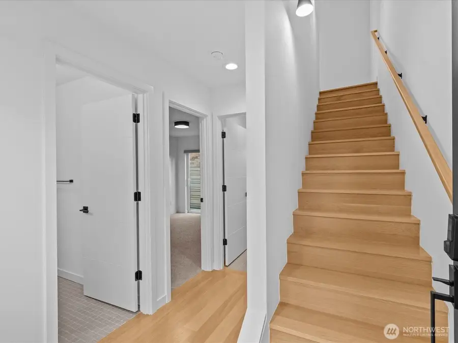 3239 61st Avenue Sw #unit B, Seattle, WA 98116 - Image #3