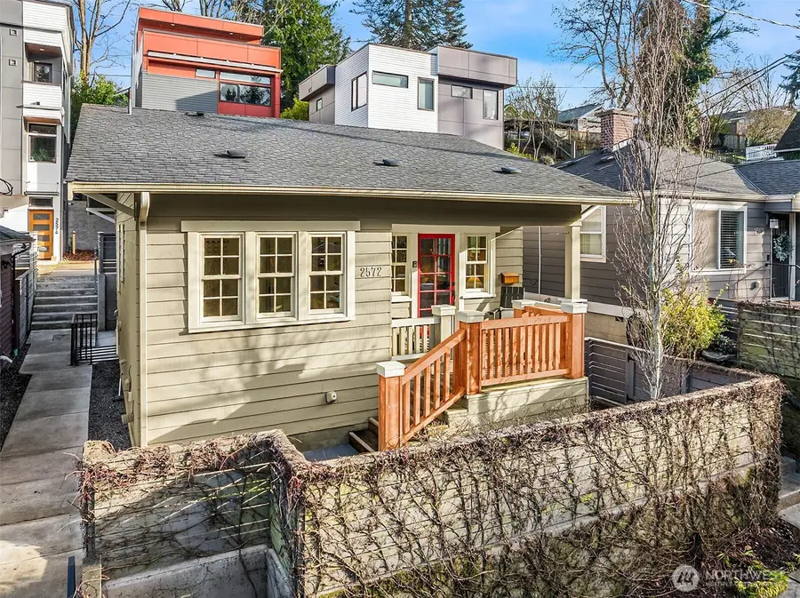 2572 3rd Avenue W, Seattle, WA 98119 - Image #2