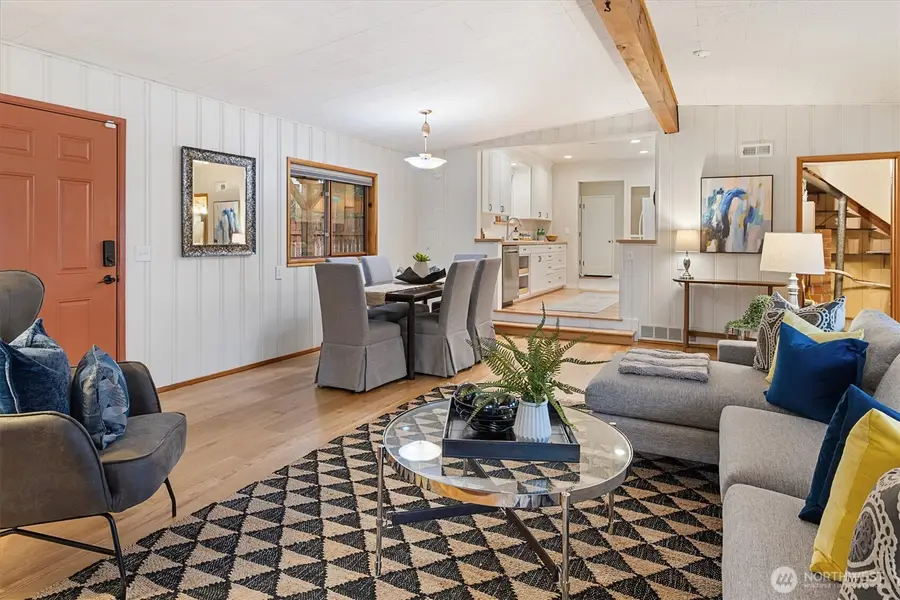 15760 Meridian Avenue N, Shoreline, WA 98133 - Image #2