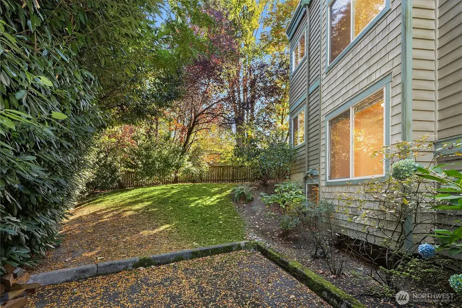112 9th Lane #112, Kirkland, WA 98033 - Image #2