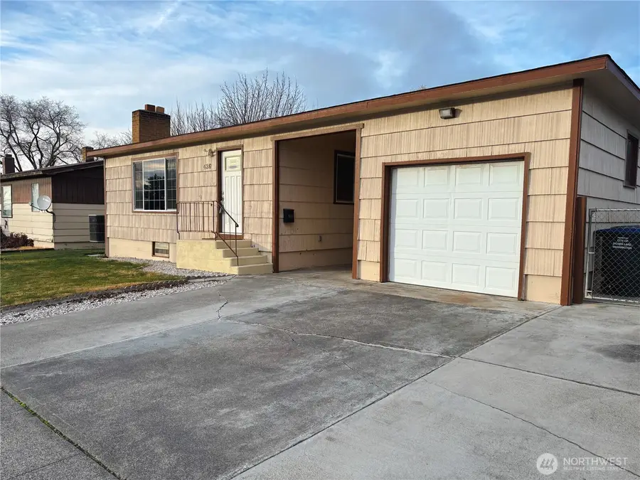 426 E Brown Avenue, Moses Lake, WA 98837 - Image #2