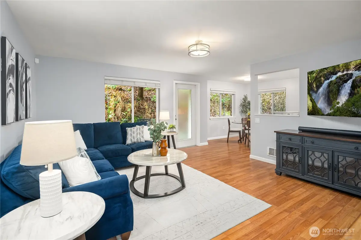 595 Newport Way Nw #A2, Issaquah, WA 98027 - Image #1