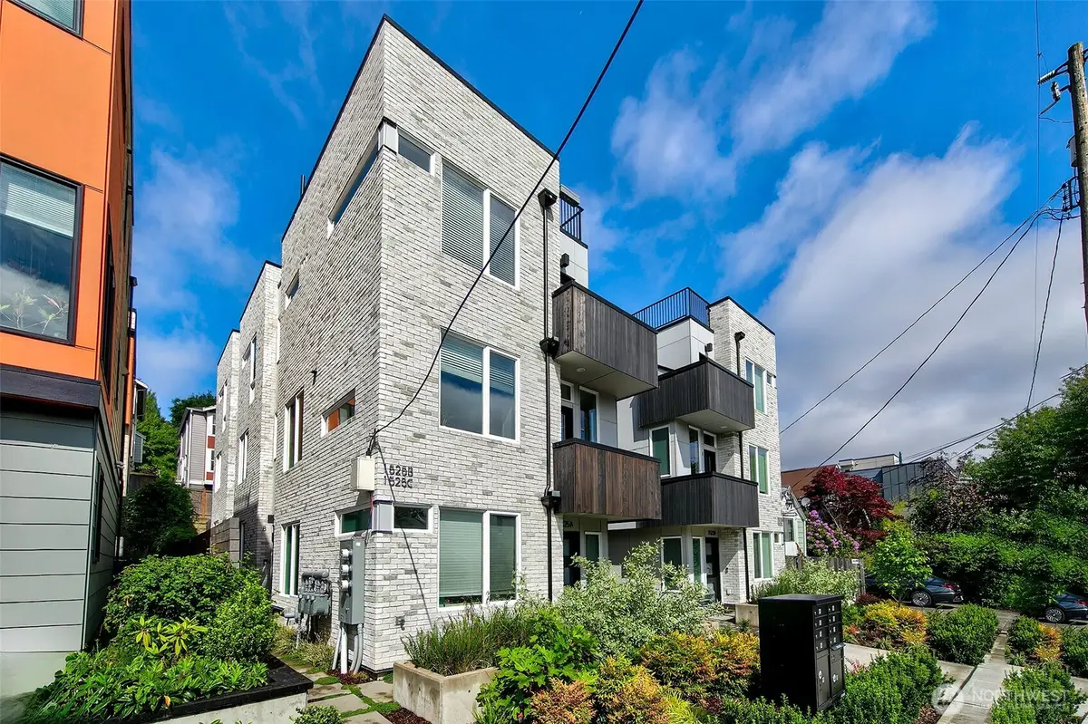 1525 17th Avenue S, Seattle, WA 98144 - Image #1