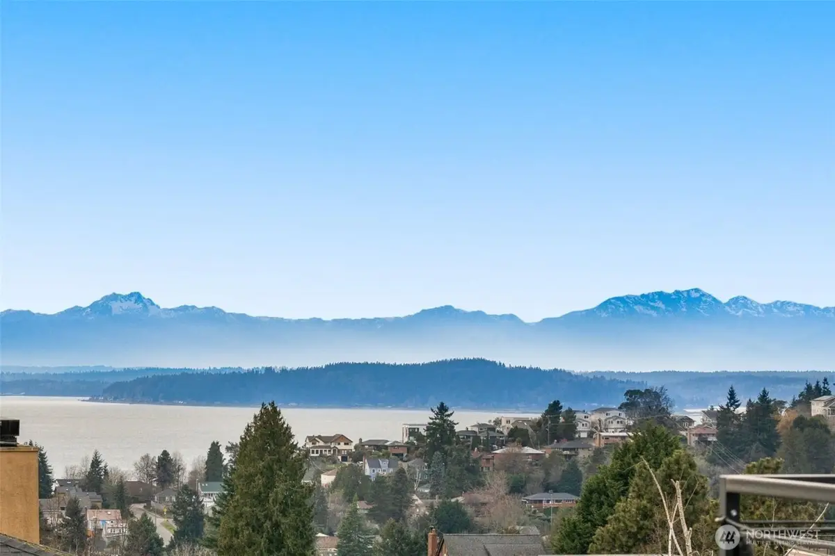 4855 42nd Avenue Sw #B, Seattle, WA 98116 - Image #1