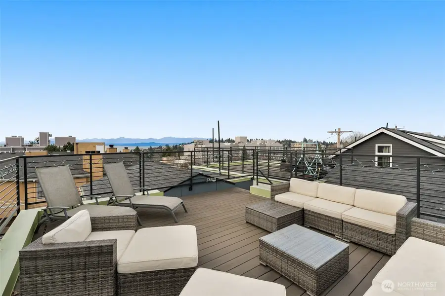 4855 42nd Avenue Sw #B, Seattle, WA 98116 - Image #2