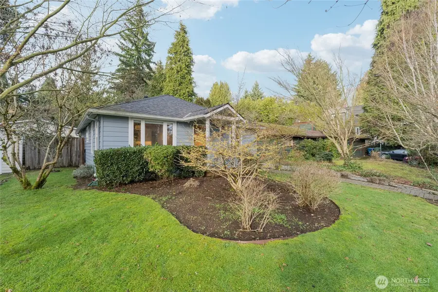 9209 20th Avenue Ne, Seattle, WA 98115 - Image #2