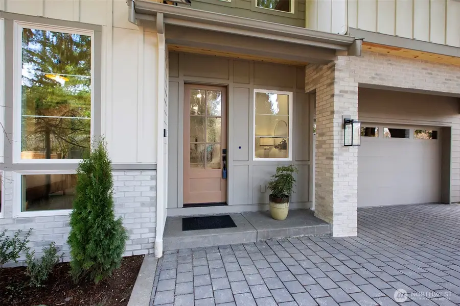 8722 128th Avenue Ne, Kirkland, WA 98033 - Image #2