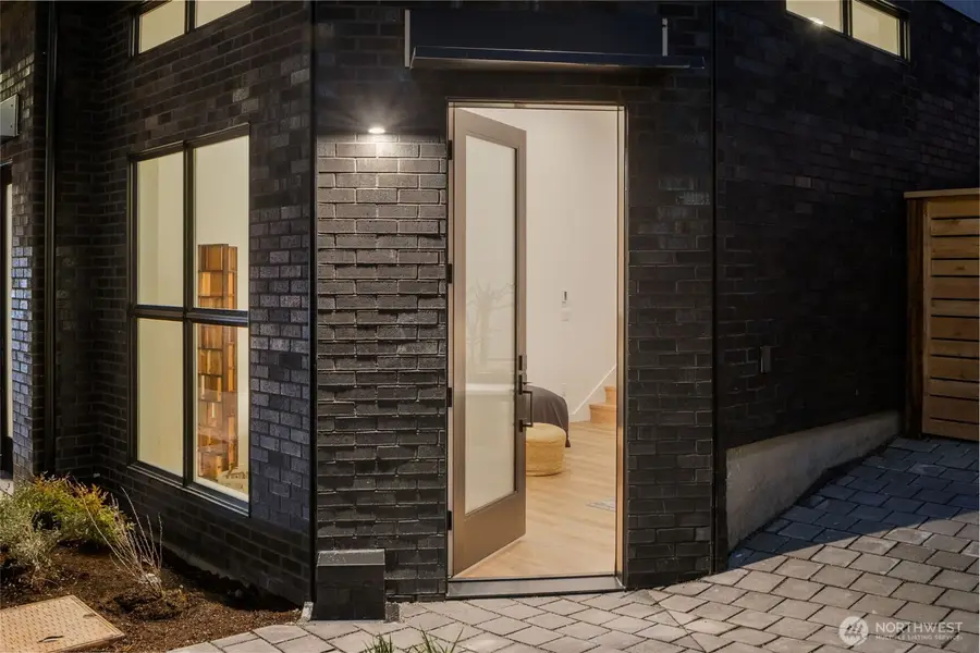 4406 50th Avenue S, Seattle, WA 98118 - Image #3