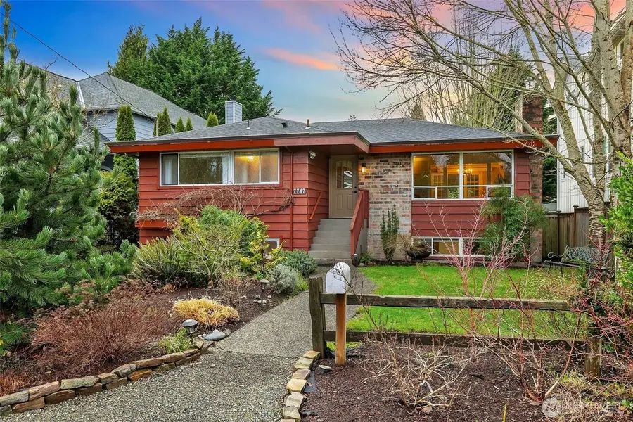 7747 37th Avenue Ne, Seattle, WA 98115 - Image #2